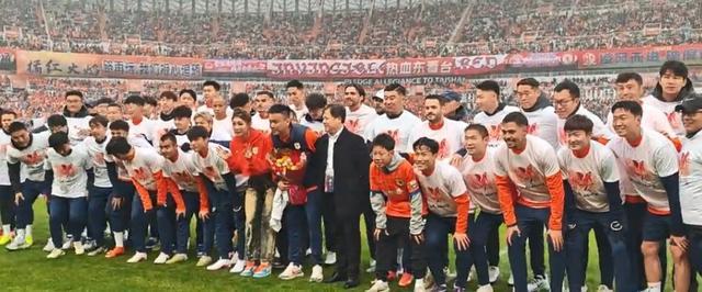 hth-韩鹏祝福张弛：“上半场”结束，“下半场”同样精彩，送战友