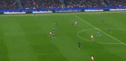 hth-库巴西弧顶位置放倒西蒙尼，VAR介入后裁判出示红牌